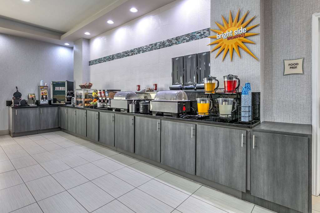 La Quinta Inn & Suites by Wyndham Weatherford - photo 6