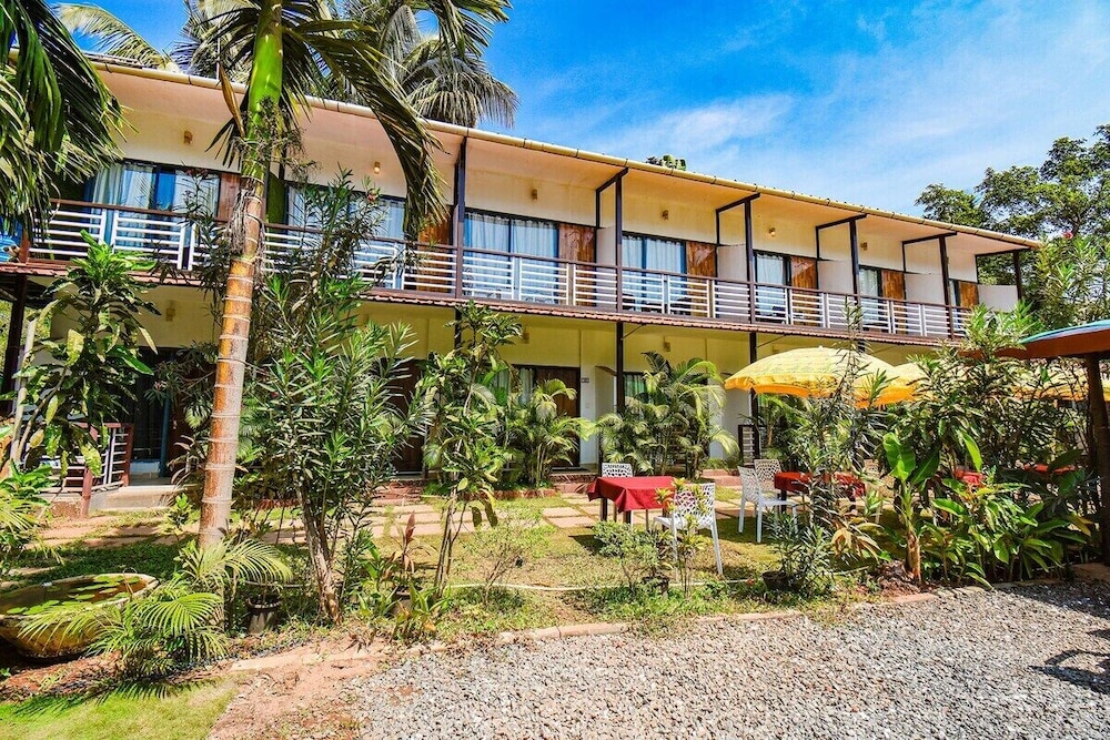 Yogitree Beach Resort & Cafe 100m From Morjim Beach - last minute hotel in Morjim