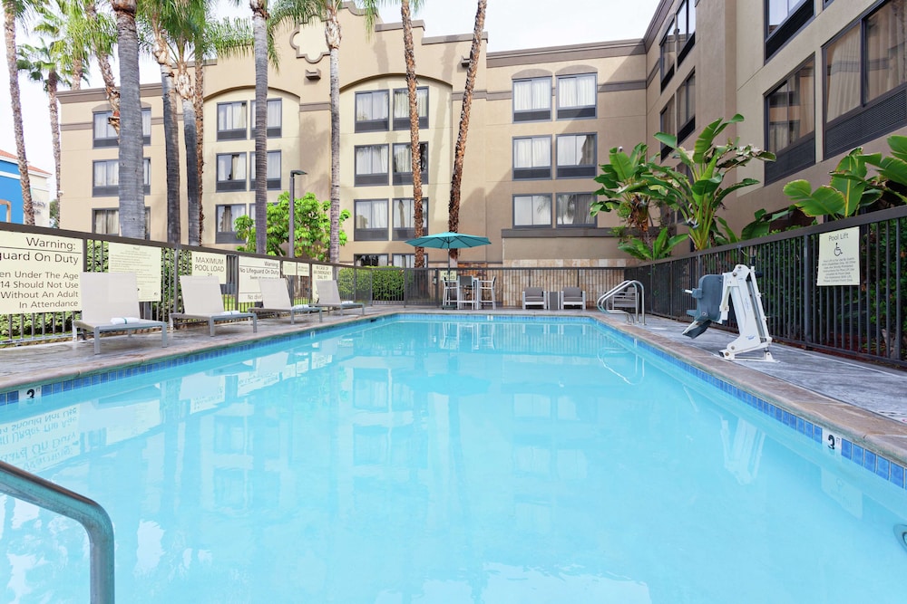 Hampton Inn Los Angeles Arcadia Pasadena - photo 15