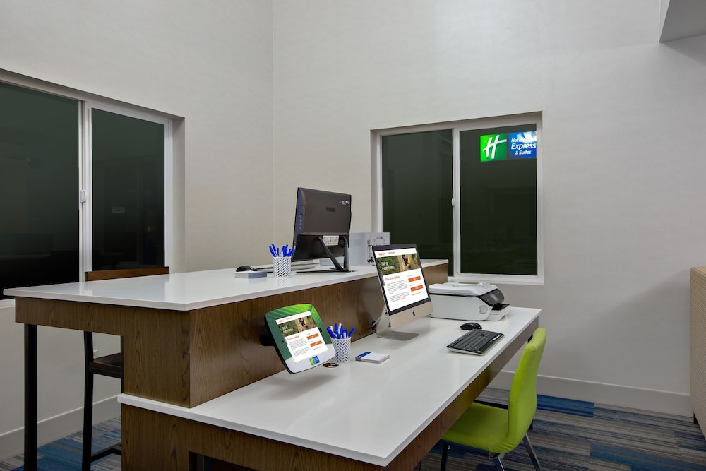 Holiday Inn Express & Suites Ontario - photo 32