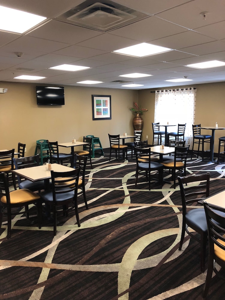 Country View Inn & Suites - photo 40