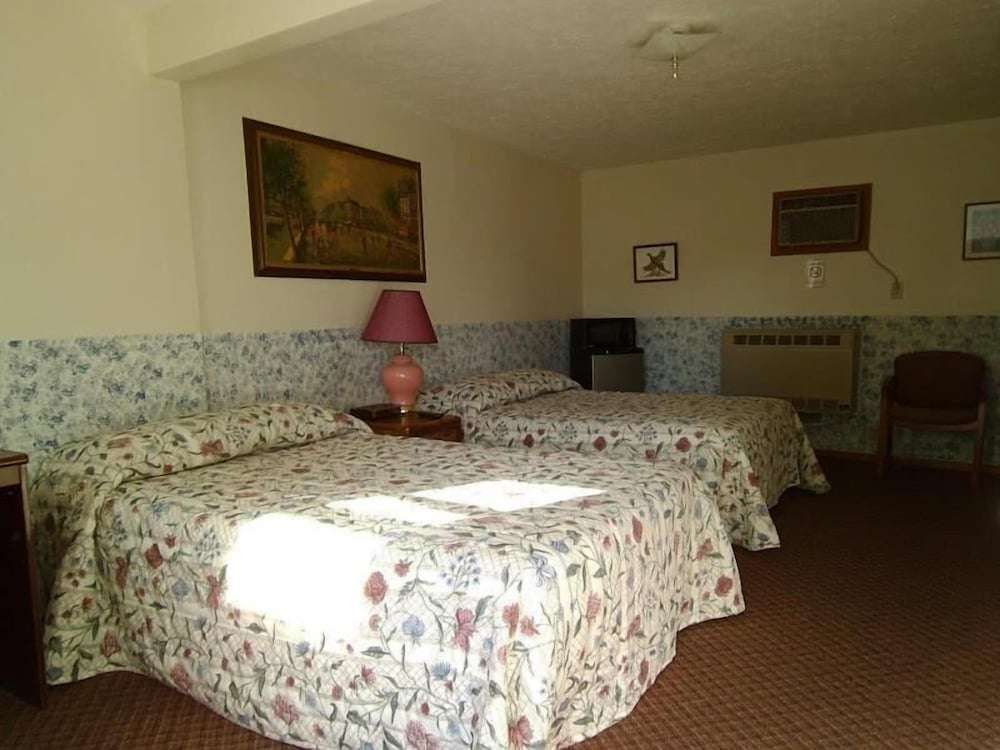 Hillsboro Inn & Suites - photo 5