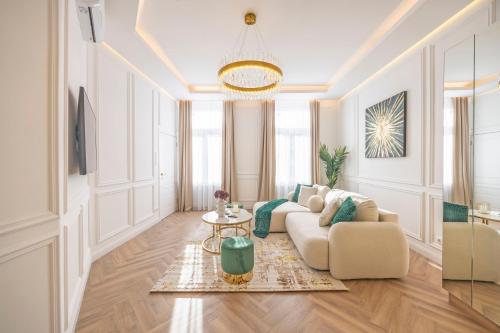 Luxurious Charming E47 City Center Suite by Prestige Homes — 4-Star Luxury Hotel in Budapest, Hungary