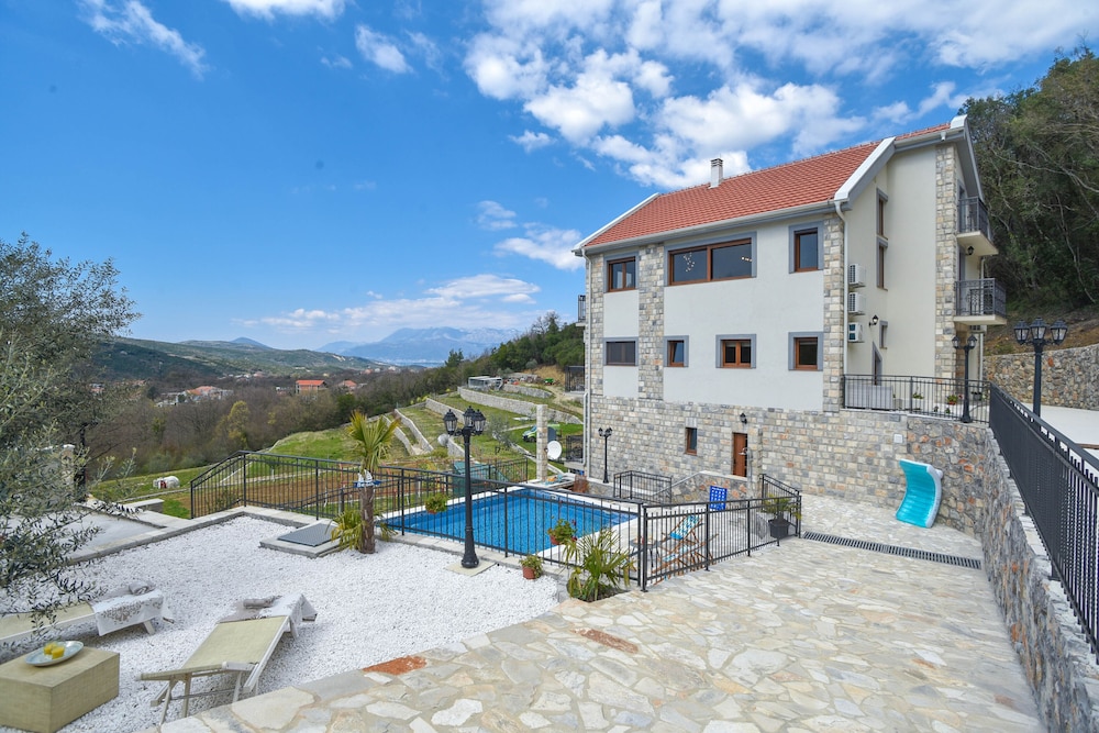 Villa 177 — 4-Star Luxury Hotel in Tivat, Montenegro