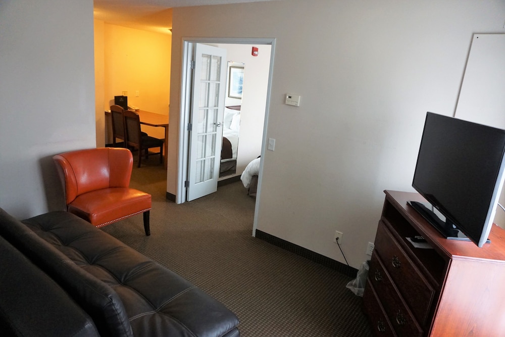 River Hills Hotel - photo 29