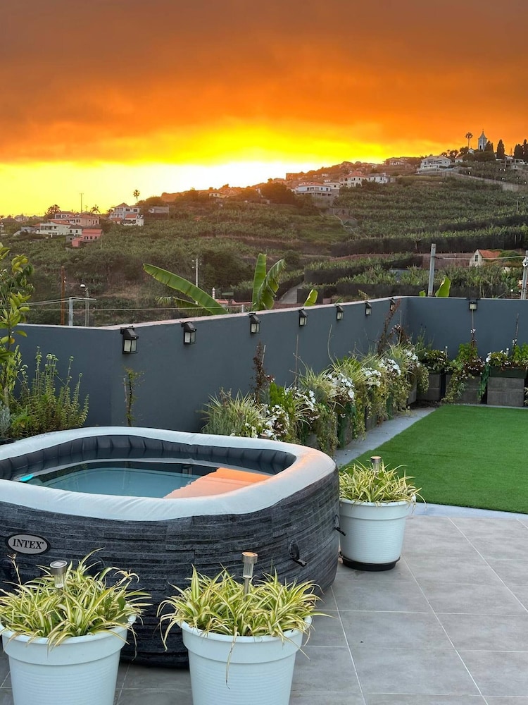 Miguel’s Seaview Corner in Ponta Do Sol, Portugal