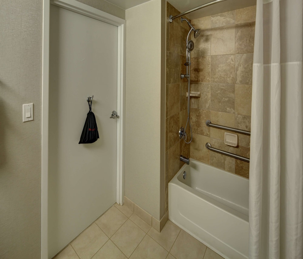 Hampton Inn Miami Coconut Grove Coral Gables - photo 17