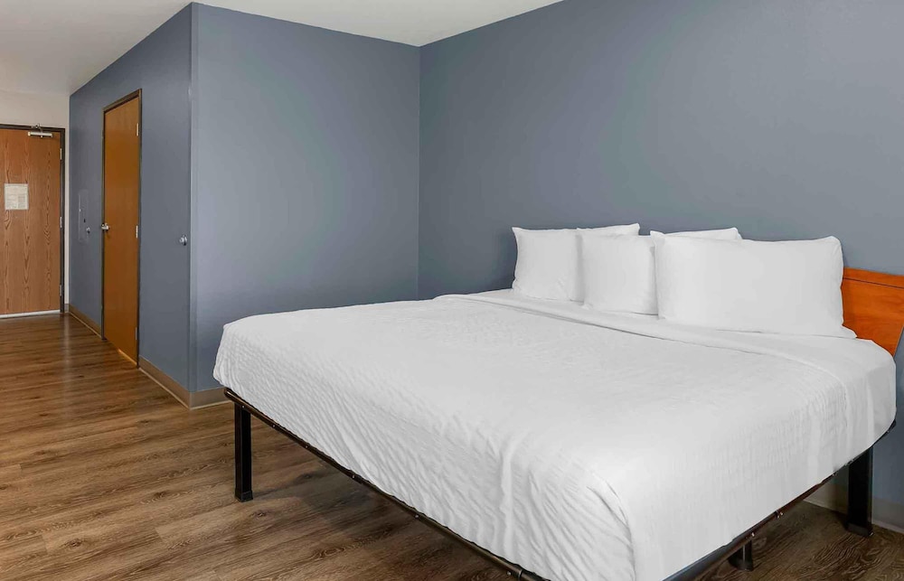 WoodSpring Suites Fayetteville - photo 18