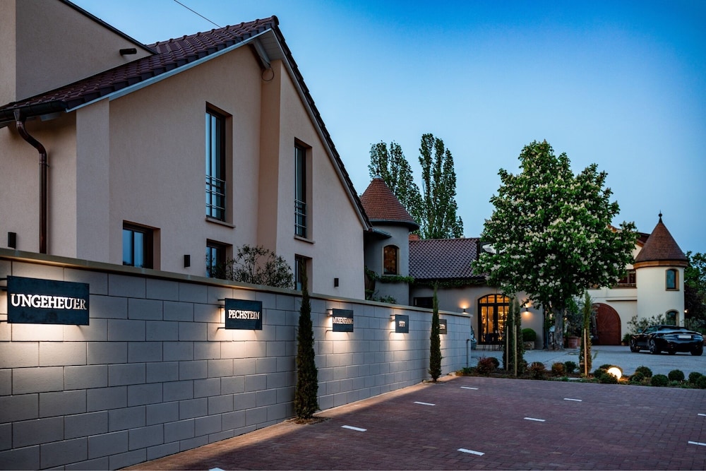 Weingut & Landhotel Lucashof - carbon neutral hotel in Bad Duerkheim