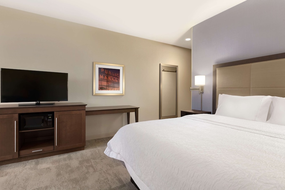 Hampton Inn & Suites Seattle Renton - photo 12