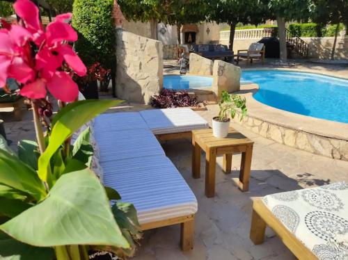 Spacious Villa in Alforja with Private Pool Mountain View — 4-Star Luxury Hotel in Alforja, Spain