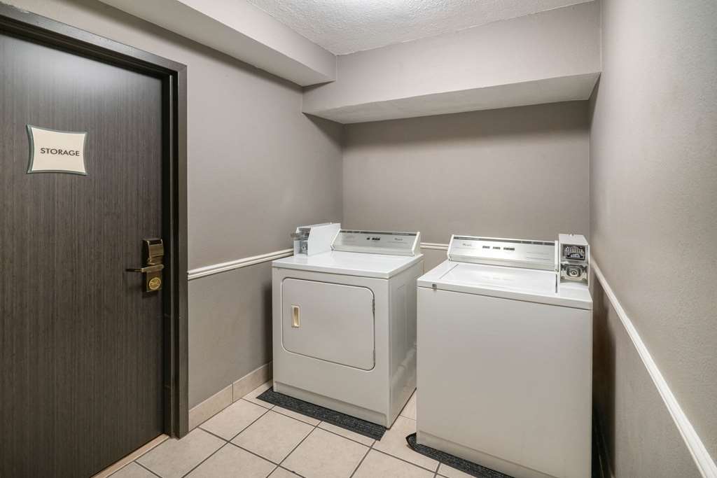 La Quinta Inn & Suites by Wyndham Memphis Airport Graceland - photo 49