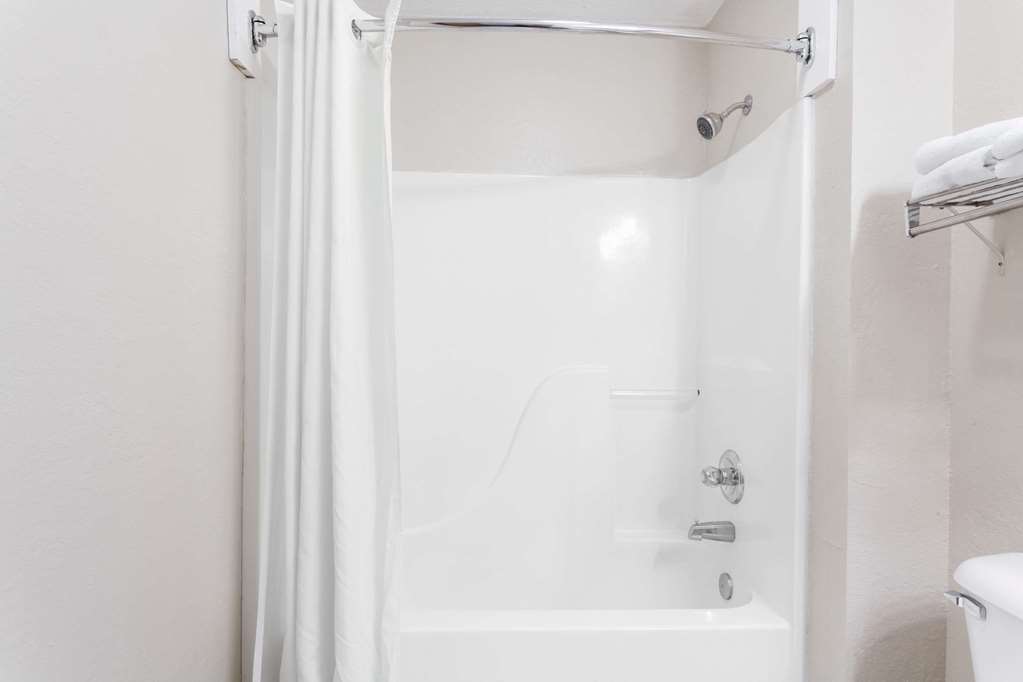 Super 8 by Wyndham Harrisburg - photo 7