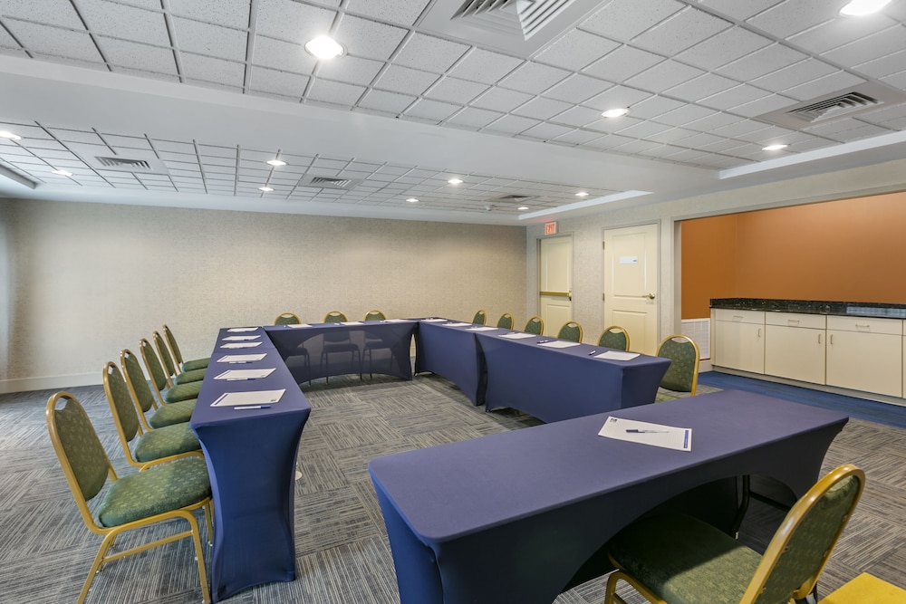 Holiday Inn Express Hotel & Stes Mt. Arlington Rockaway Area by IHG - photo 47