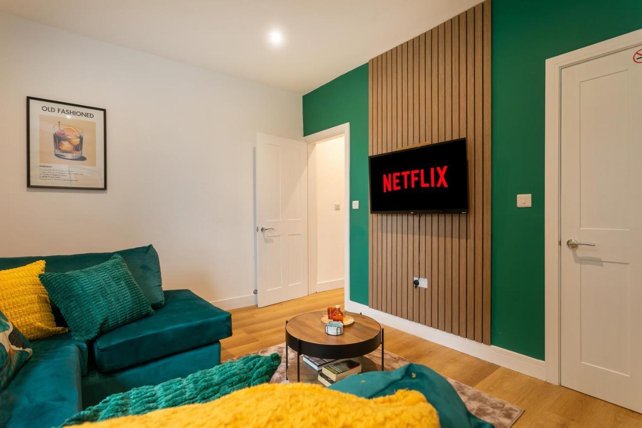 Contractors Parking Wifi SmartTV in Sheffield, United Kingdom