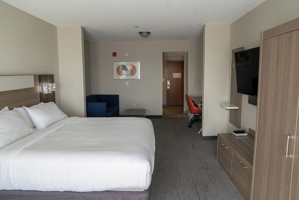 Holiday Inn Express Pembroke by IHG - photo 23