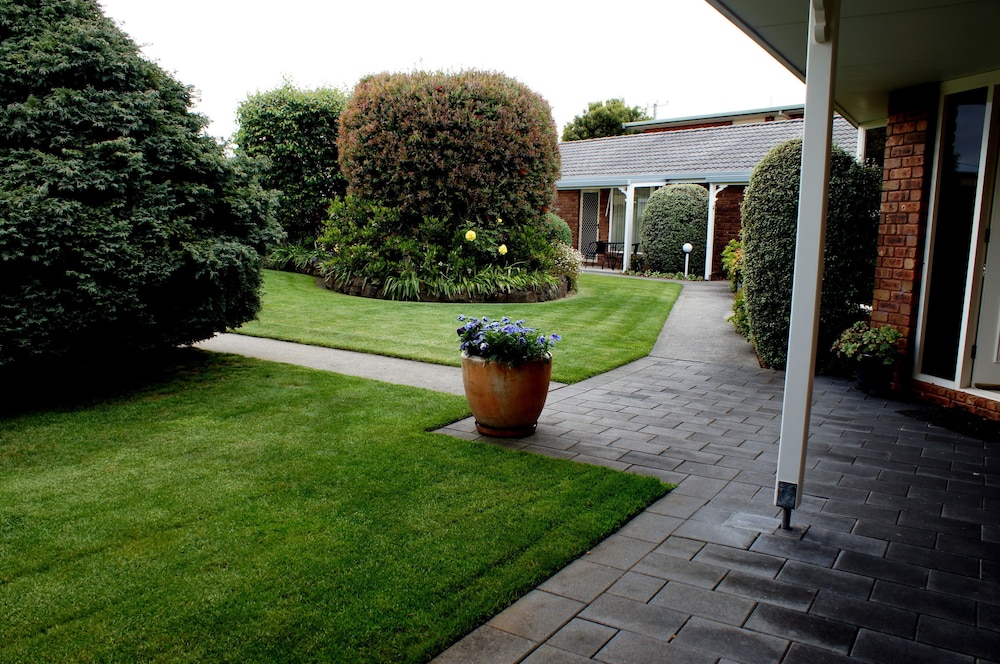 Shearwater Cottages — hotel near Devonport Airport