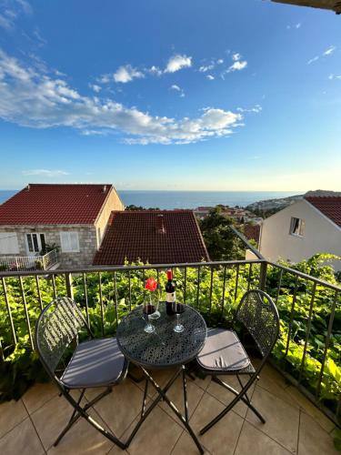 Private apartment with sea view