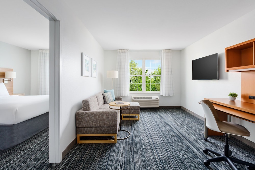 TownePlace Suites by Marriott Manchester - photo 11