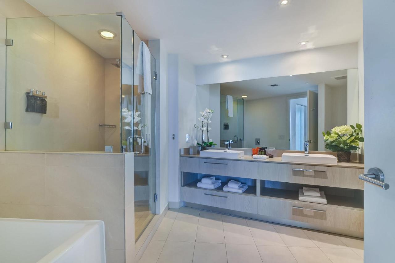 Stunning Ocean Front Work remote high speed WiFi in Hollywood, United States