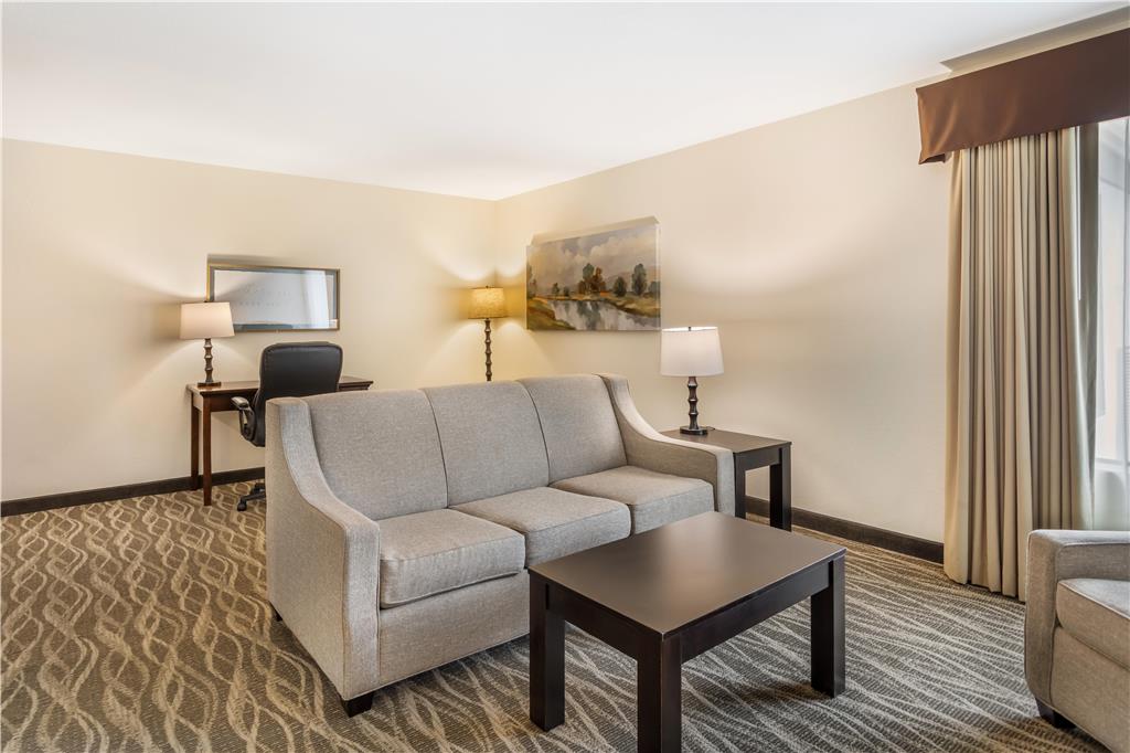 Best Western Plus Valdosta Hotel & Suites - photo 16