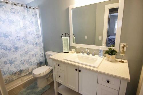 Coastal Cottage by Sea Scape Properties — 4-Star Luxury Hotel in Wrightsville Beach, United States