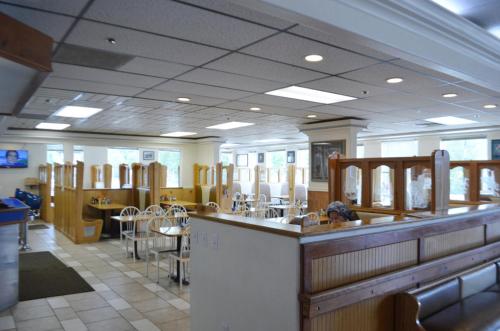 Valley Hotel & 24 7 Open Cafe - photo 8