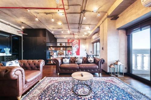 Central Bangkok Loft Style Skyline 100 sq.m. Apt