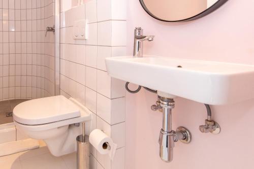 402 the Flamingo Luxury Living