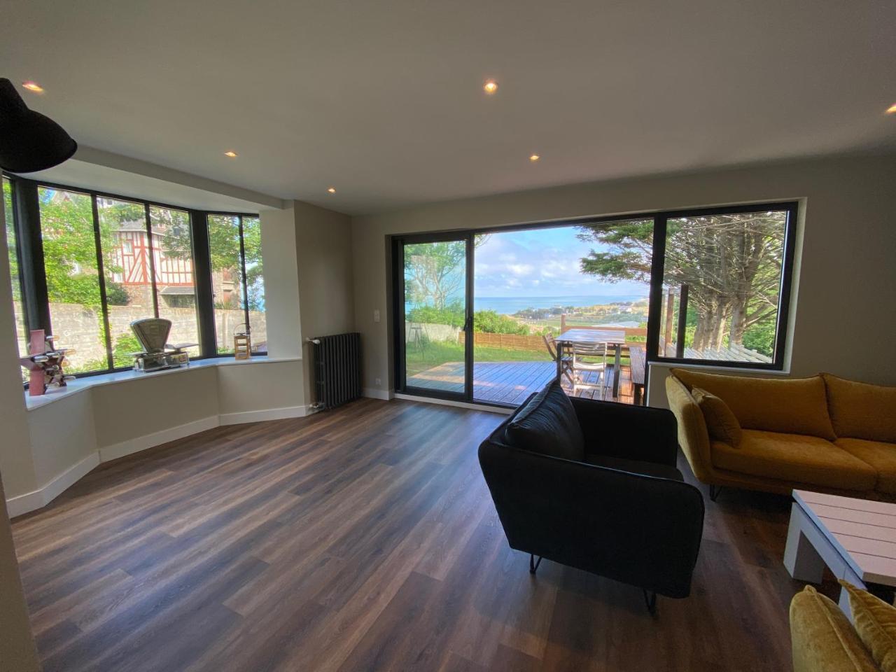 L Alouette by Icone Collection in Granville, France