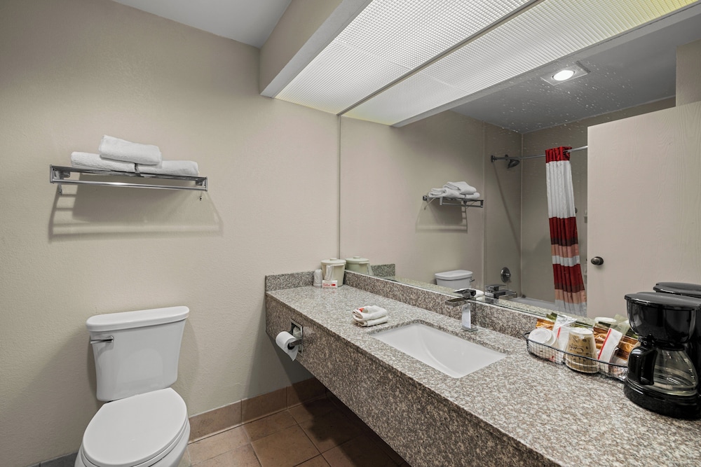 Red Roof Inn & Suites Albany GA - photo 21