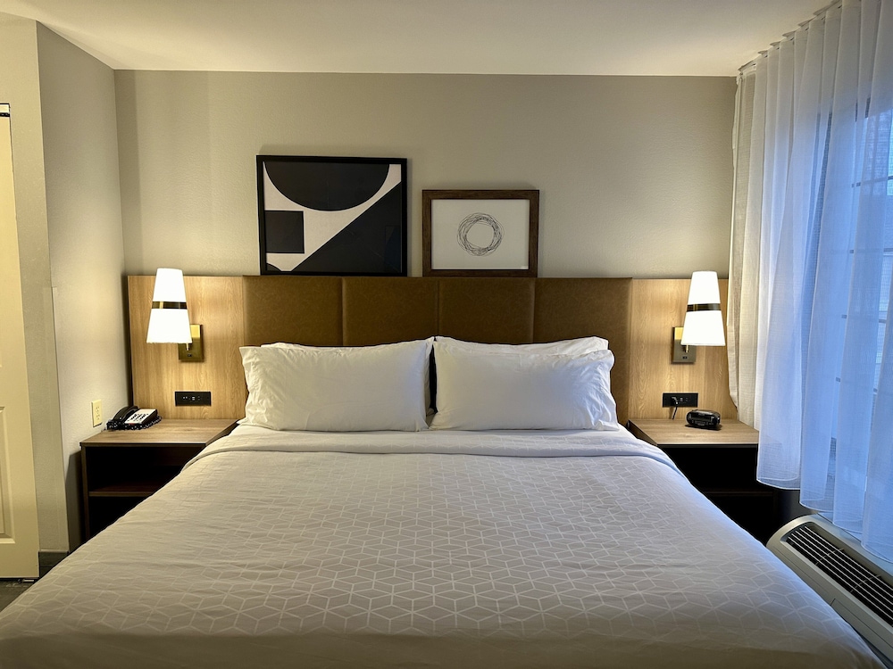 Staybridge Suites Milwaukee West Oconomowoc by IHG - photo 10