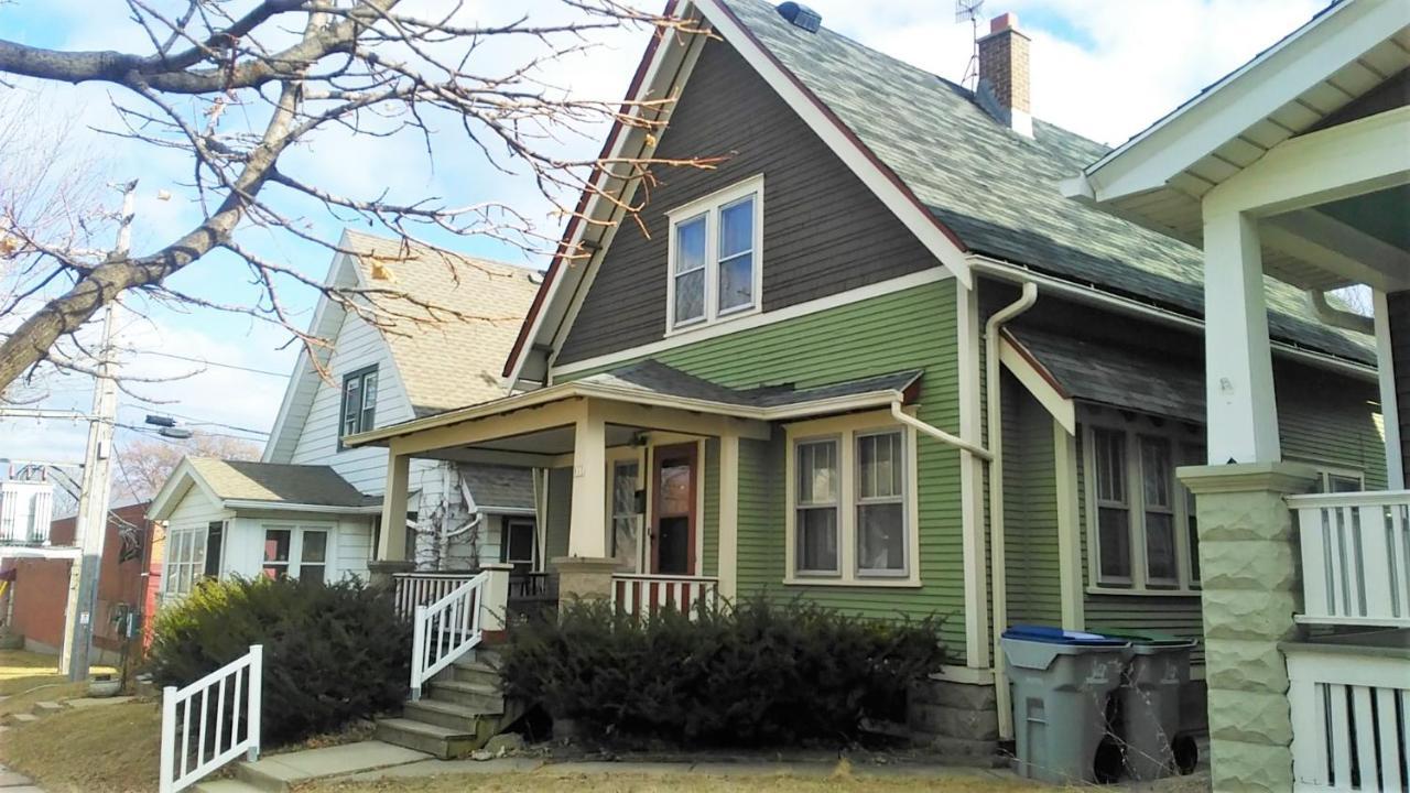 Comfortable 3 Br Craftsman Bungalow in Milwaukee's Bay View Neighborhood — 4-Star Luxury Hotel in Milwaukee, United States