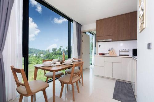 Sunset Mountain View 2bedroom Patong — 4-Star Luxury Hotel in Patong, Thailand