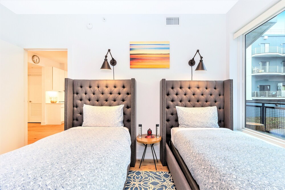 Dharma Home Suites Hoboken at Grand - photo 9