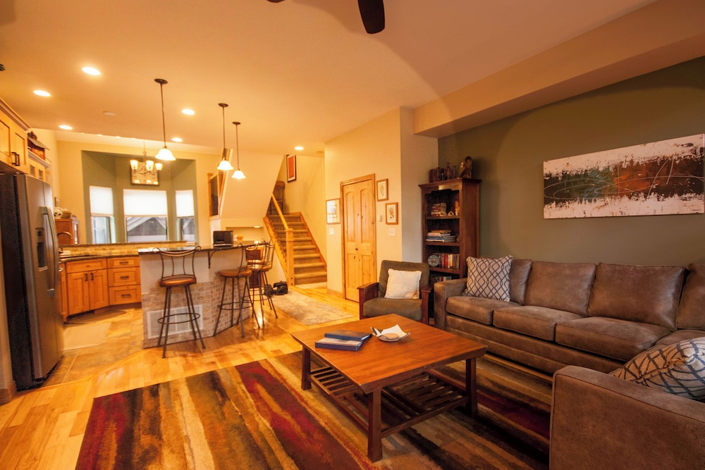 Village Point 101 - photo 21