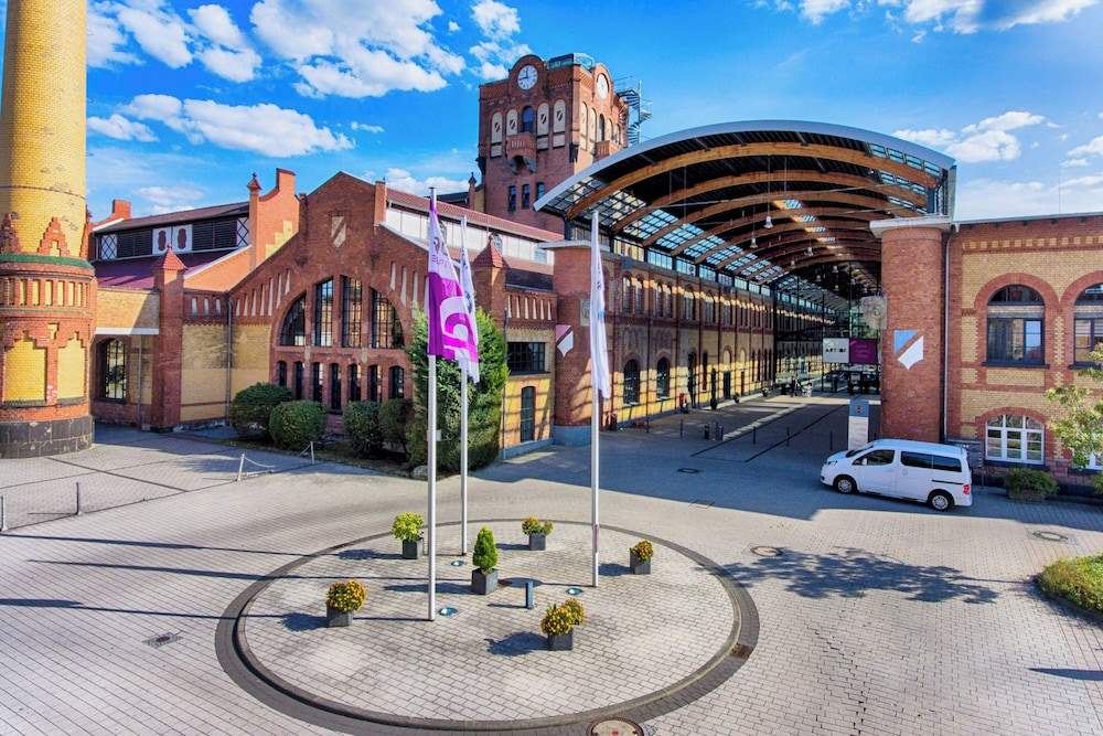 Four Points by Sheraton Offenbach Plaza — 4-Star Luxury Hotel in Offenbach, Germany