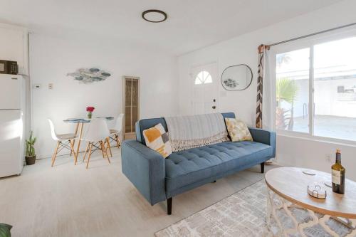 King Suite Steps to Beach & Close to Pier — 4-Star Luxury Hotel in Oceanside, United States