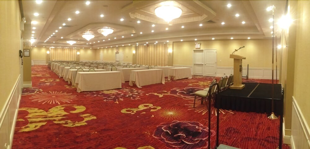 Skyline Hotel - photo 41