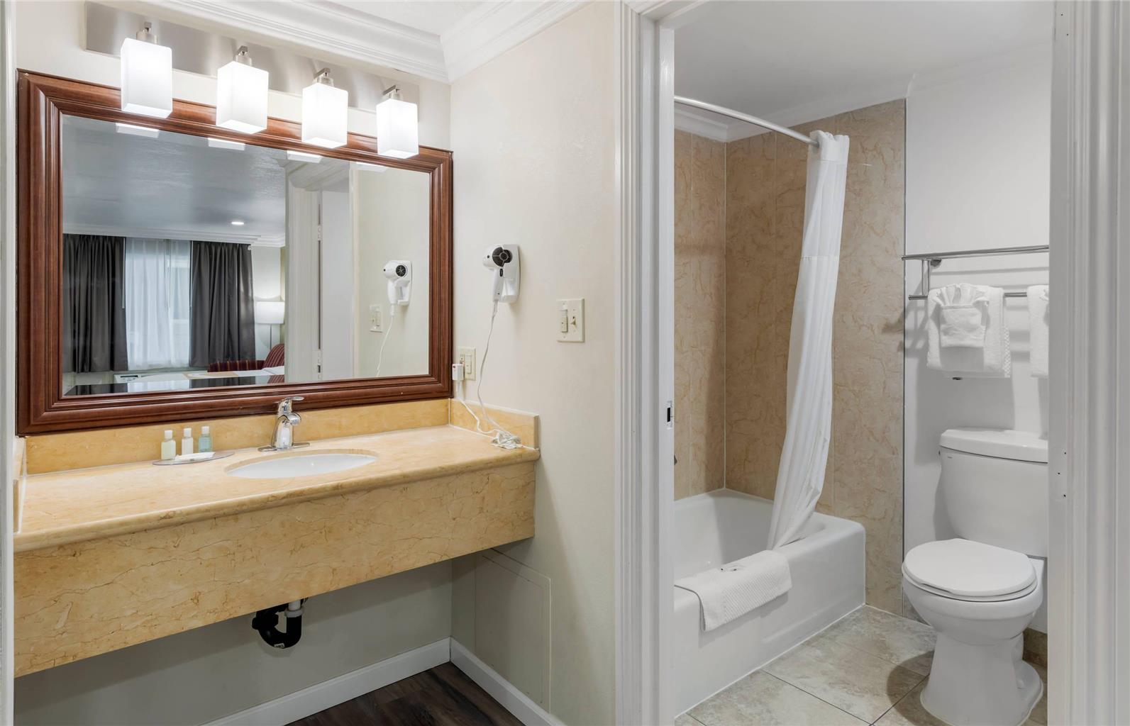 Quality Inn Long Beach Signal Hill - photo 11