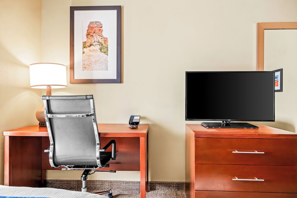 Heartland Inn and Suites - photo 14