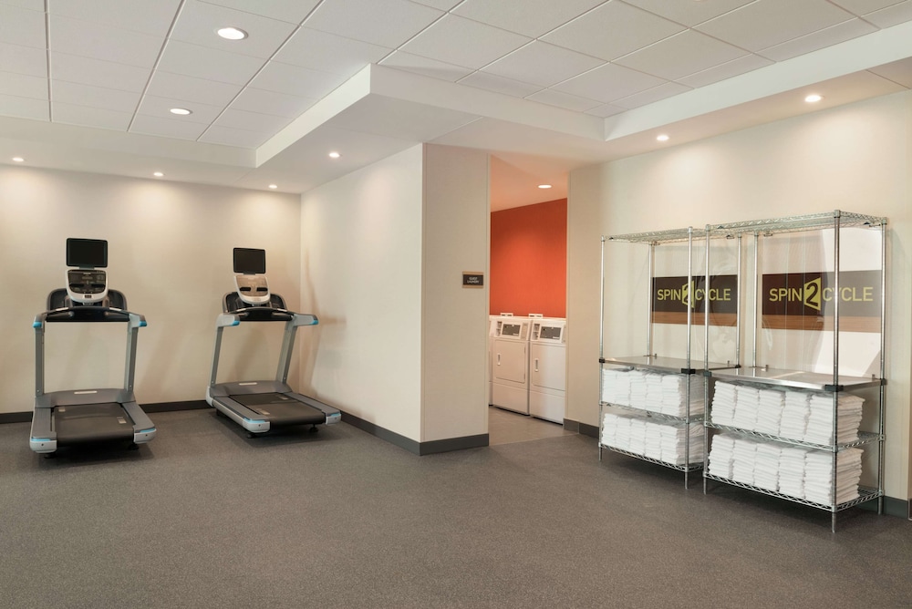 Home2 Suites by Hilton Milwaukee Airport - photo 21
