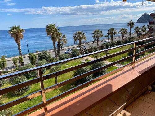 Appartamento fronte mare — 4-Star Luxury Hotel in Sant'alessio Siculo, Italy