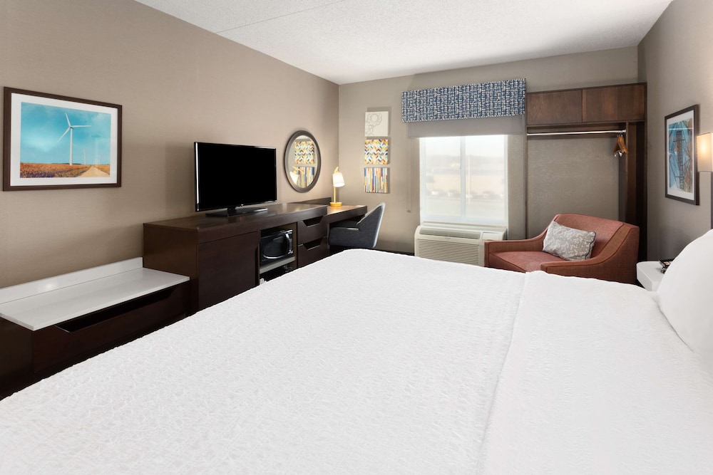 Hampton Inn & Suites Scottsburg - photo 8
