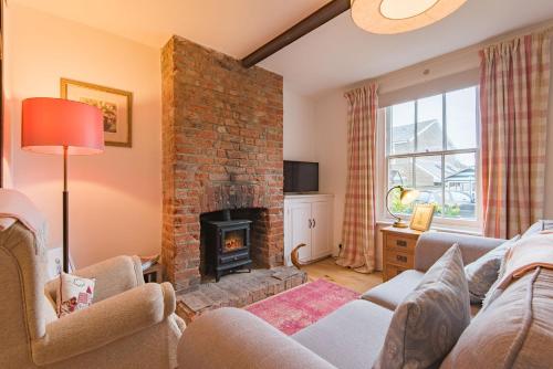 Bunny Cottage by Bloom Stays — 4-Star Luxury Hotel in Hythe, United Kingdom