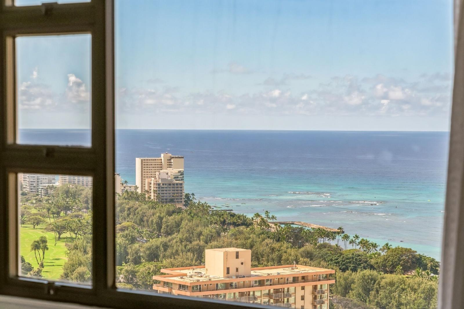 Waikiki Banyan Condo With Panoramic 37th Floor Ocean Views by Koko Resort Vacation Rentals - photo 7
