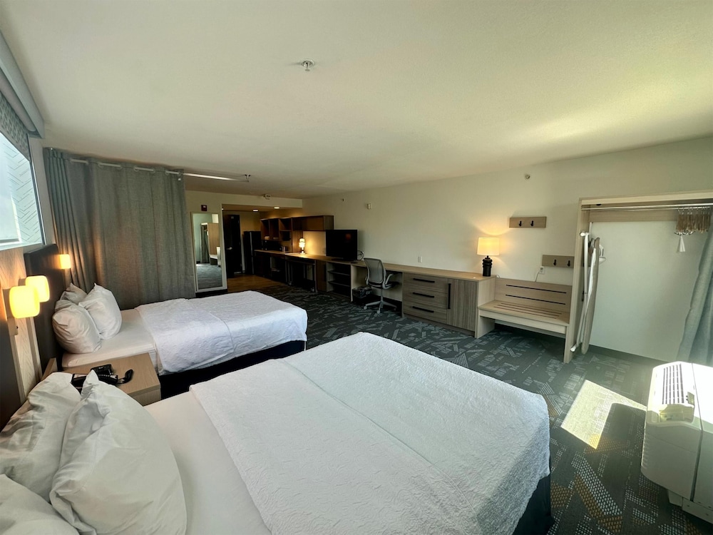 Home2 Suites by Hilton Rahway - photo 12
