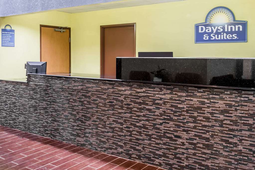 Days Inn & Suites by Wyndham Casey - photo 3