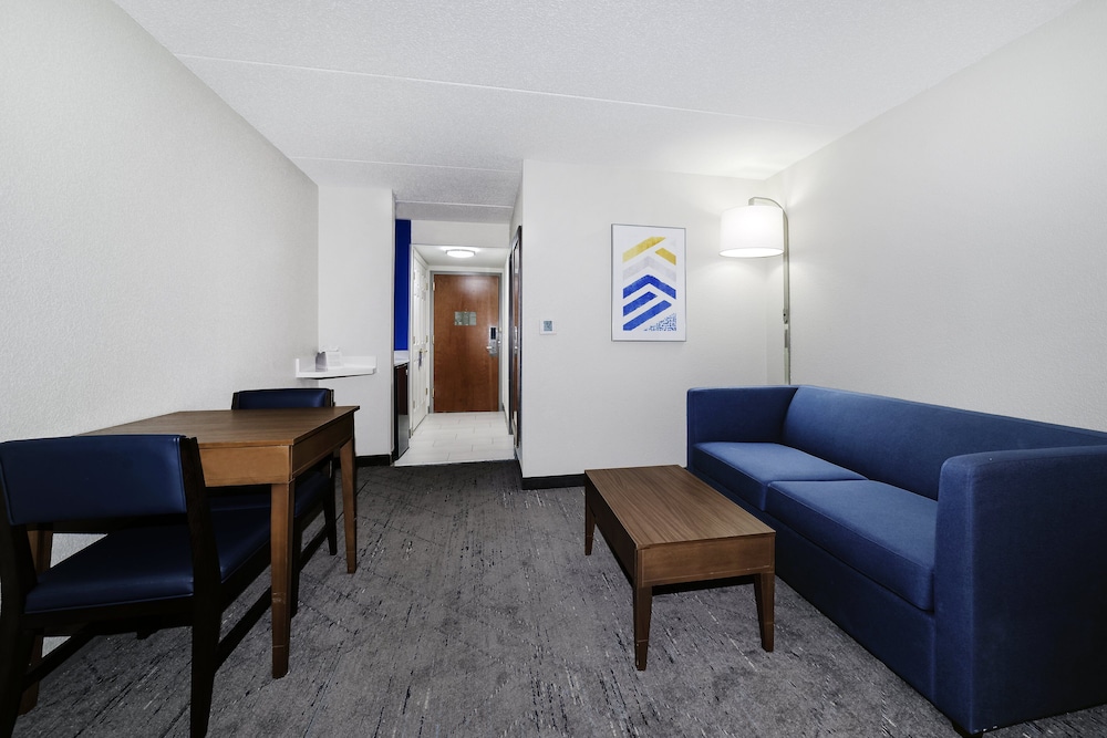 Holiday Inn Express and Suites Walterboro I 95 - photo 10