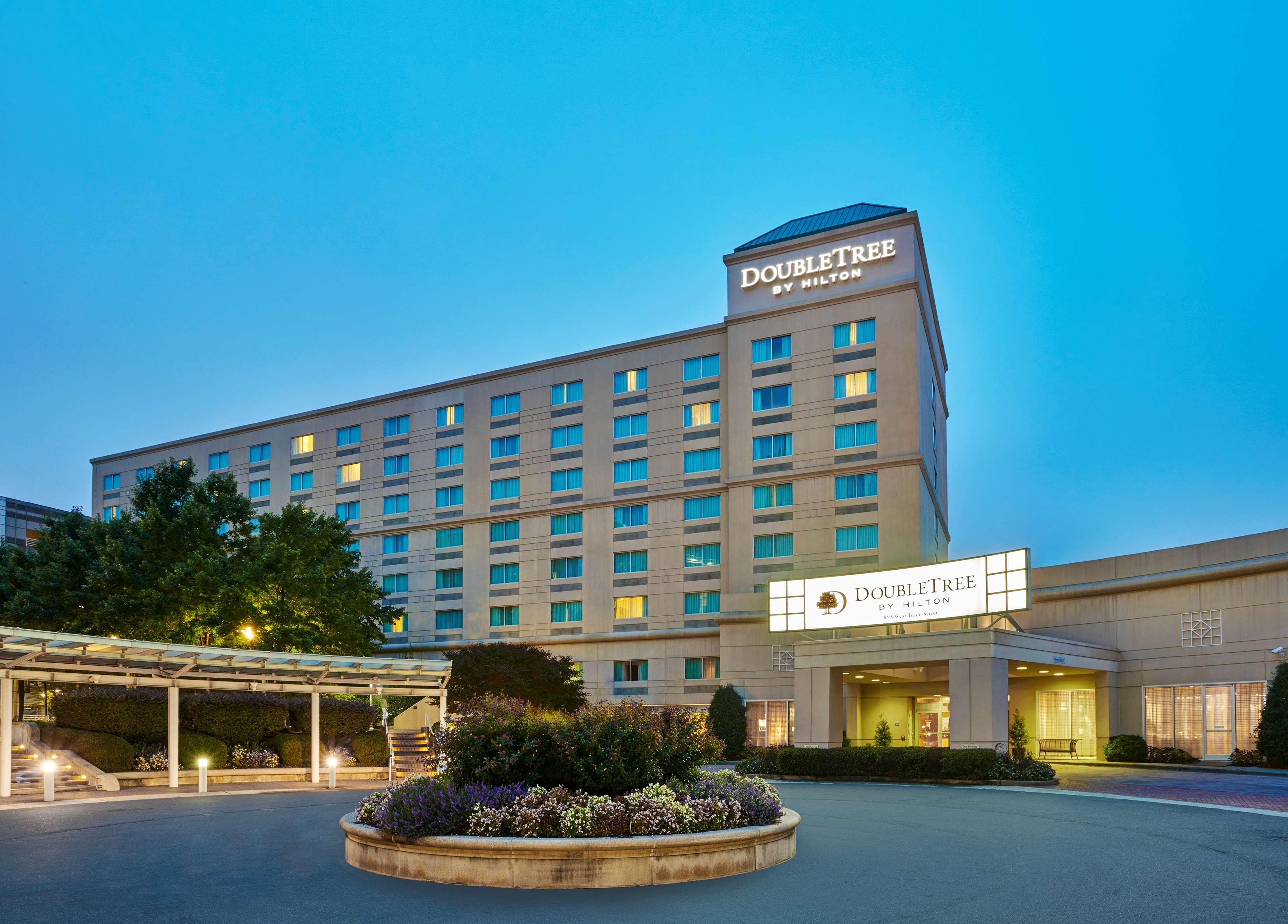 DoubleTree by Hilton Charlotte Gateway Village in Charlotte, United States